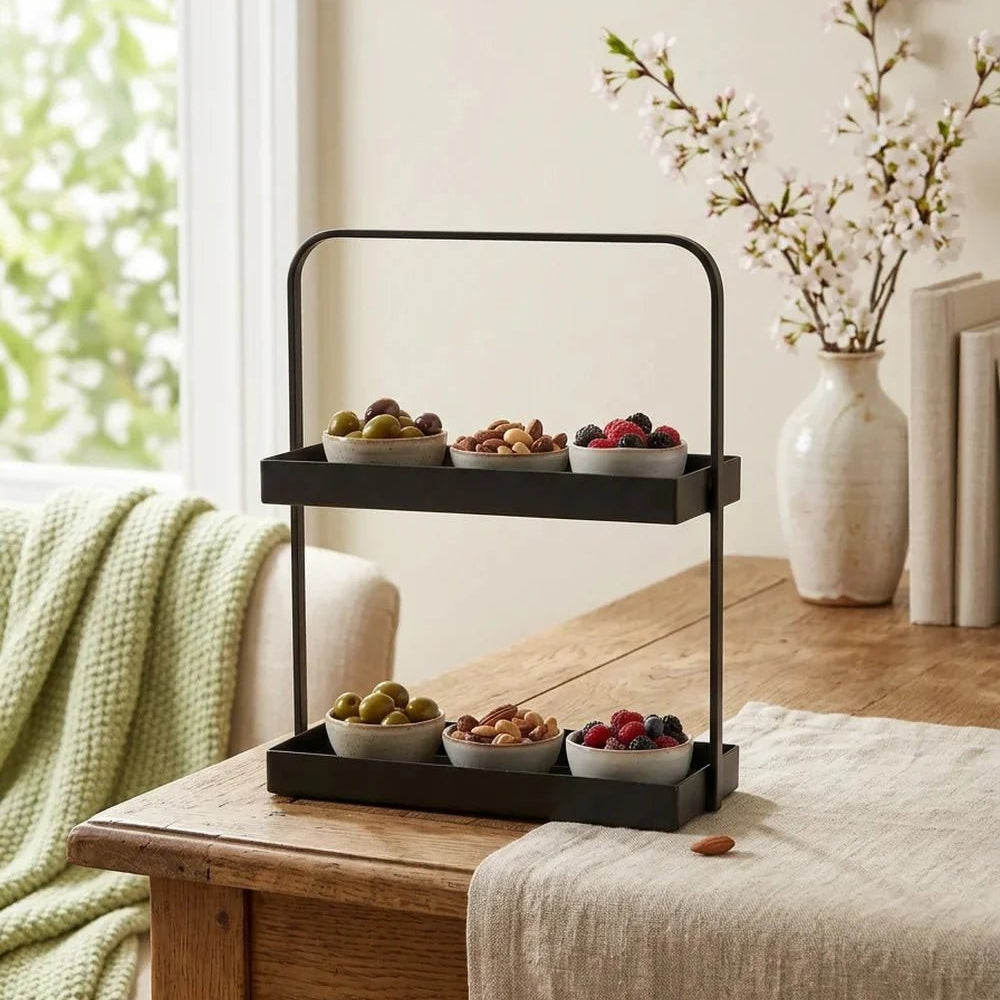 Geschenkideen Deko – Etagere Jago dekoriert im Wohnambiente