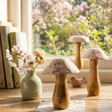 Bernada Pilz aus Mangoholz dekoriert auf Sideboard im Wohnambiente