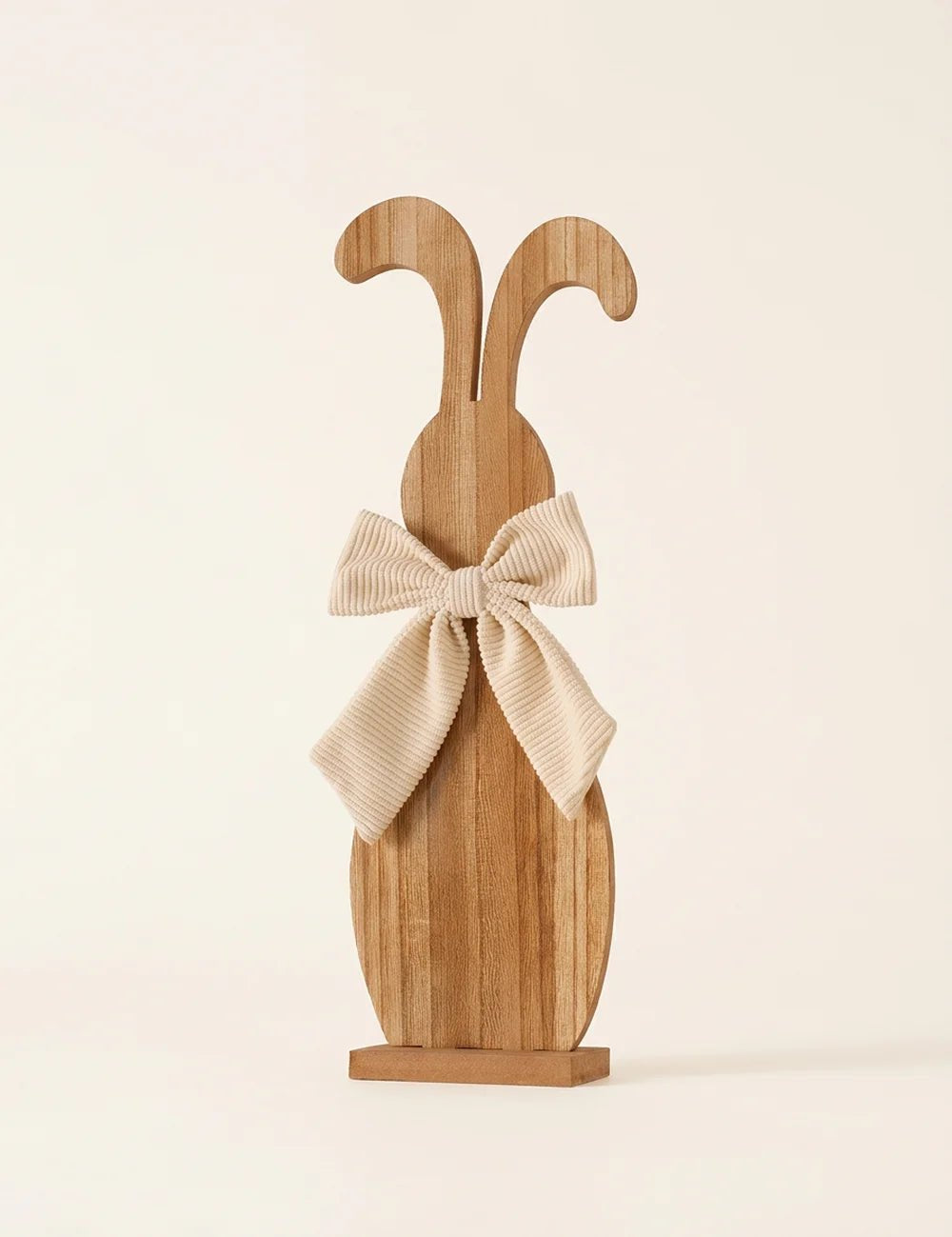 Holzhase Bernado mit cremefarbener Cord-Schleife aus FSC-Sumpfkiefer