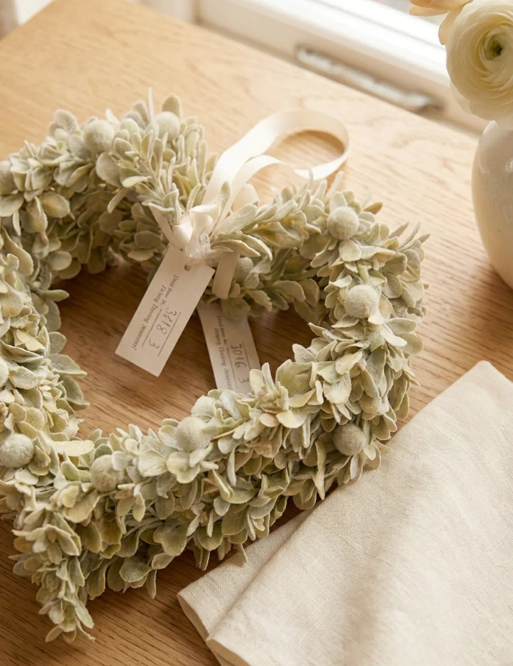 Herzanhänger Mistelblatt – Nahaufnahme Materialdetail