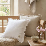 Kissen Lenea – in Gruppenarrangement dekoriert