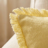 Kissen Lenea Hellgelb – Nahaufnahme Materialdetail