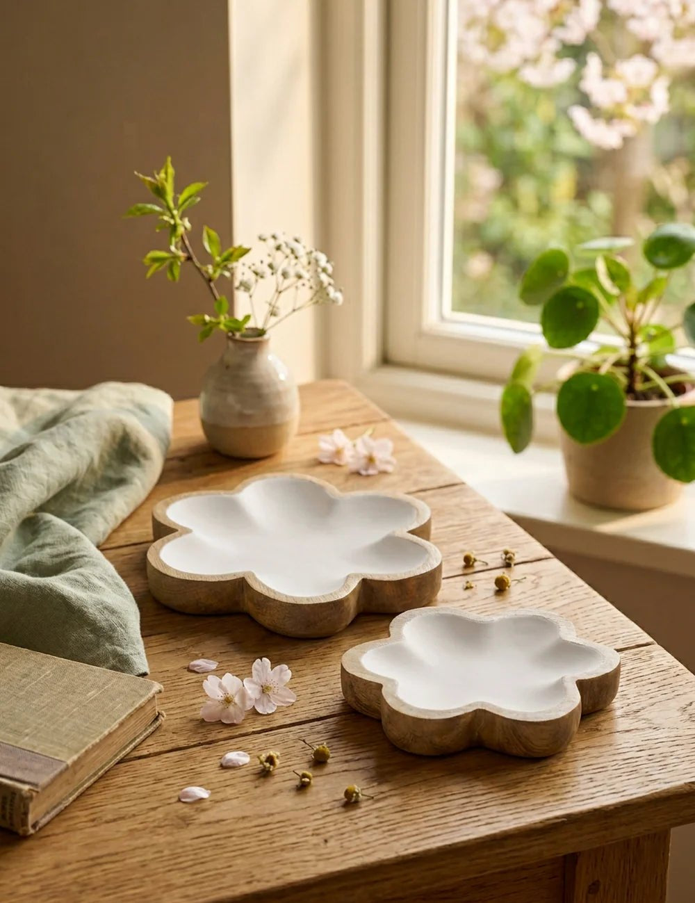 Schale Lemis Blume – dekoriert im Wohnambiente