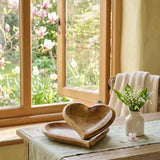 Schale Liefde Herzform – in Gruppenarrangement dekoriert