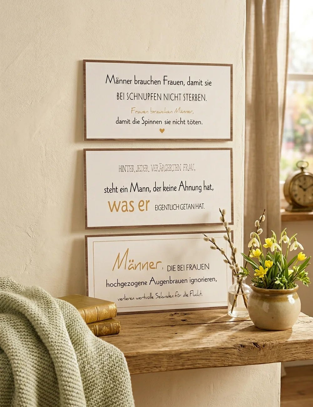 Schild "Männer" – in Gruppenarrangement dekoriert