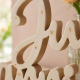 Schriftzug Just Married – Nahaufnahme Materialdetail