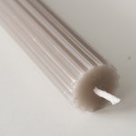 Stabkerze Classic Braun – Nahaufnahme Materialdetail