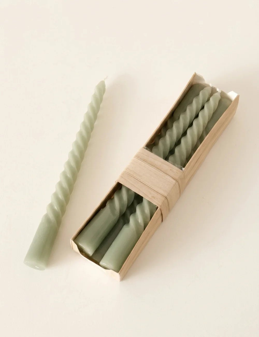 Stabkerze Twisto 6tlg. Hellgrün – Produktansicht frontal