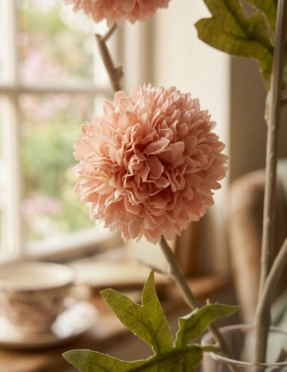 Stielblume Dahlie Hellrosa – Nahaufnahme Materialdetail