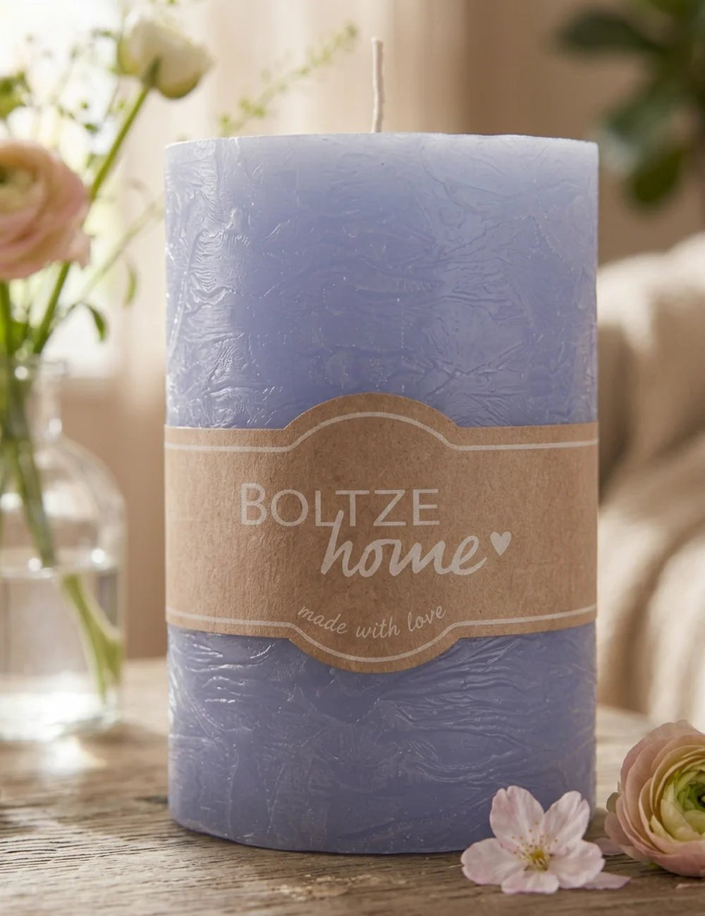 Stumpenkerze Casual Hellblau – Nahaufnahme Materialdetail