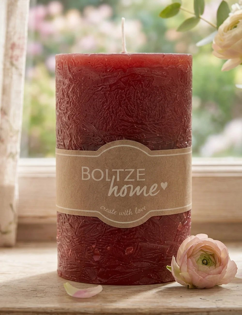 Stumpenkerze Casual rot – Nahaufnahme Materialdetail