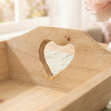 Tablett m. Herzgriffen – Nahaufnahme Materialdetail