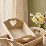 Tablett m. Herzgriffen – Ansicht von der Seite