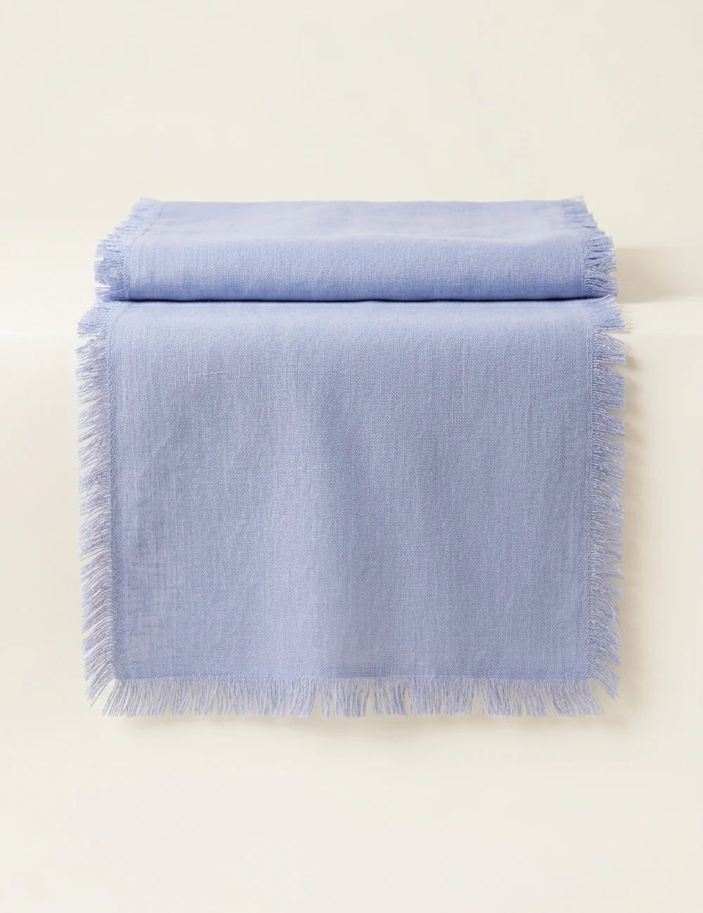 Tischläufer Lenea Hellblau – Produktansicht frontal