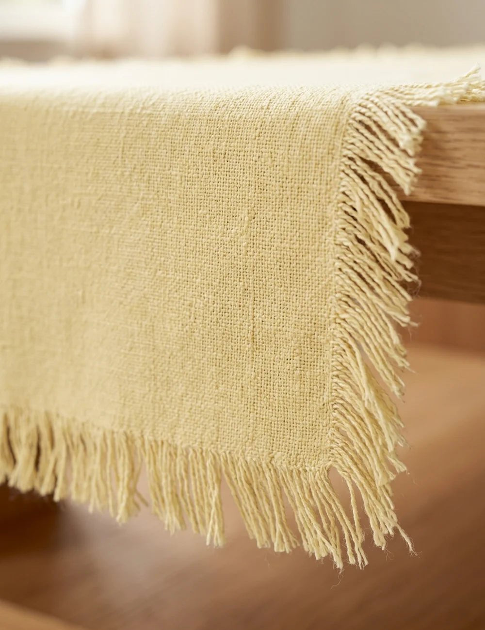 Tischläufer Lenea Hellgelb – Nahaufnahme Materialdetail