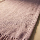 Tischläufer Lenea Lila – Nahaufnahme Materialdetail