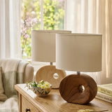 Tischleuchte Oakville – in Gruppenarrangement dekoriert