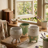 Übertopf Adelita – dekoriert im Wohnambiente