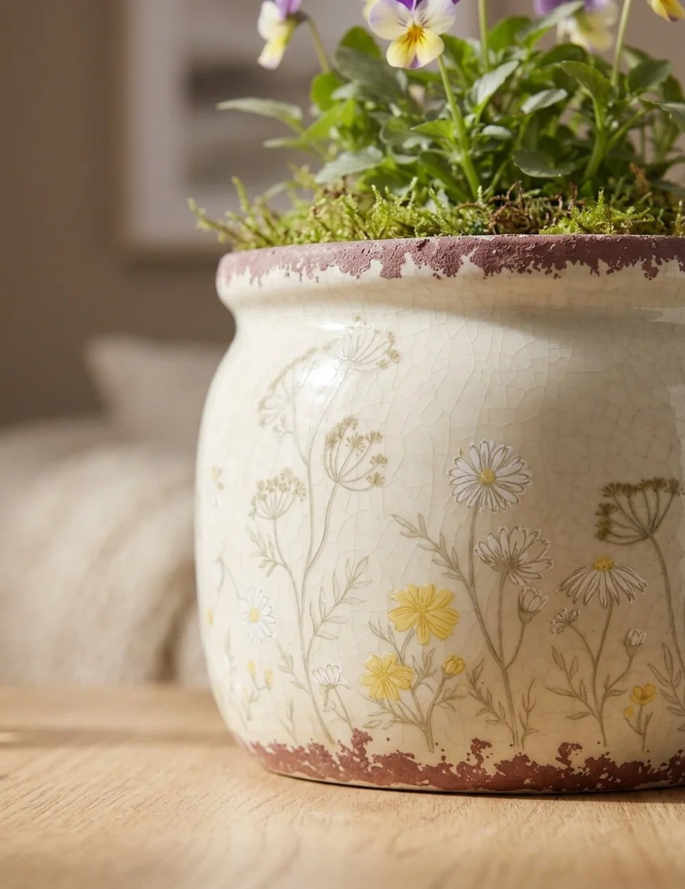 Übertopf Meadow – dekoriert im Wohnambiente