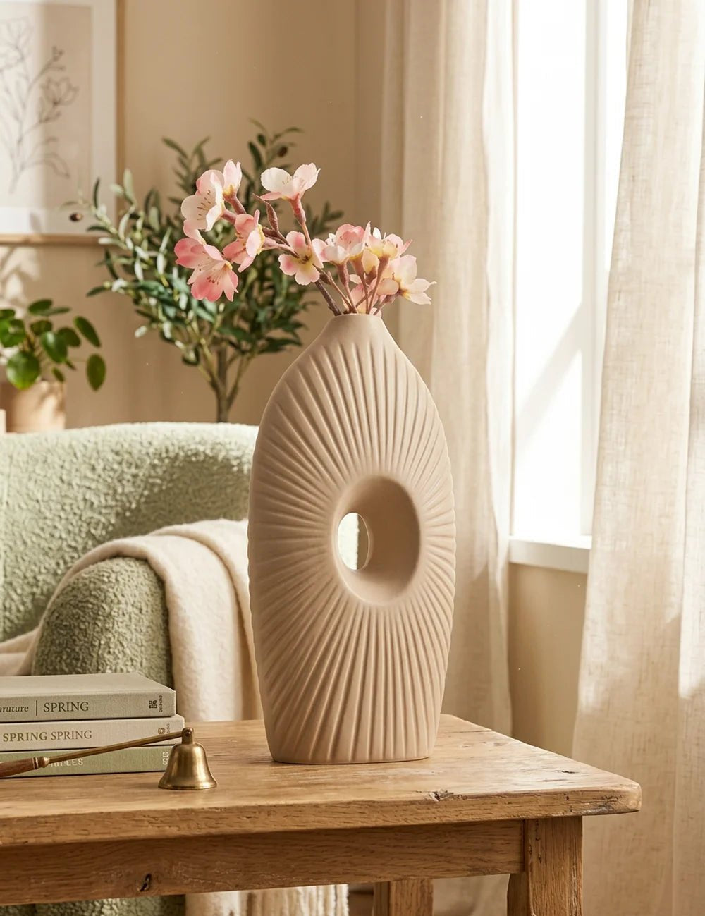 Vase Daniela, oval – dekoriert im Wohnambiente