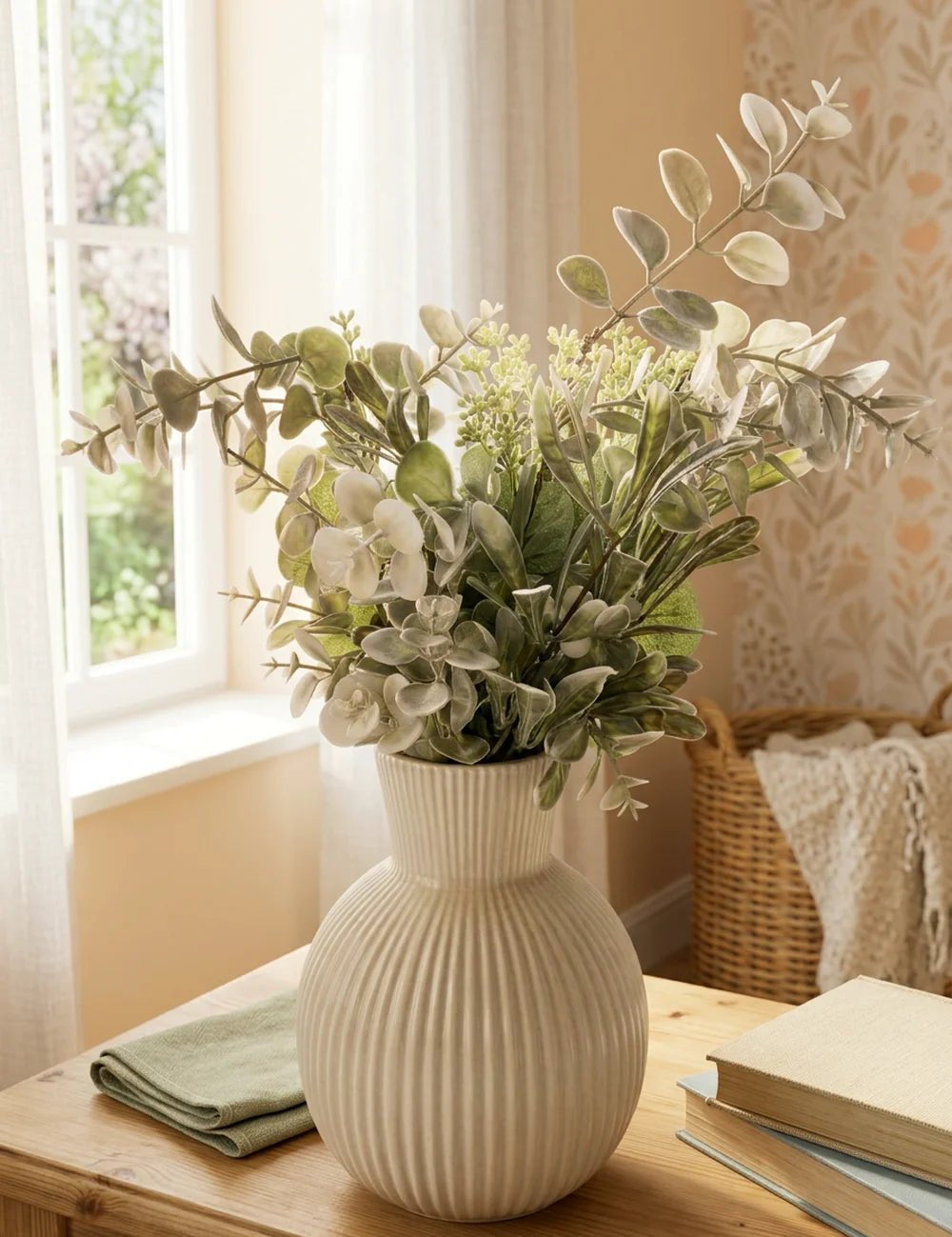 Vase Deborah – dekoriert im Wohnambiente