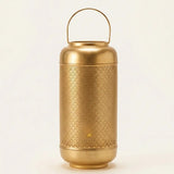 Windlicht Balance Laterne aus goldfarbenem Metall mit perforiertem Ornamentmuster